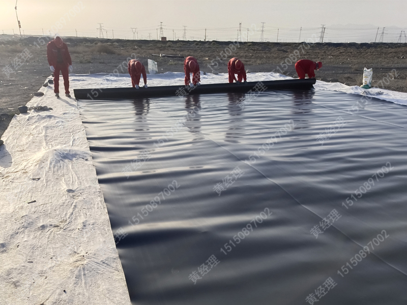 乌兰双线穿越甘河子水源地防护等级提升项目防渗膜施工服务